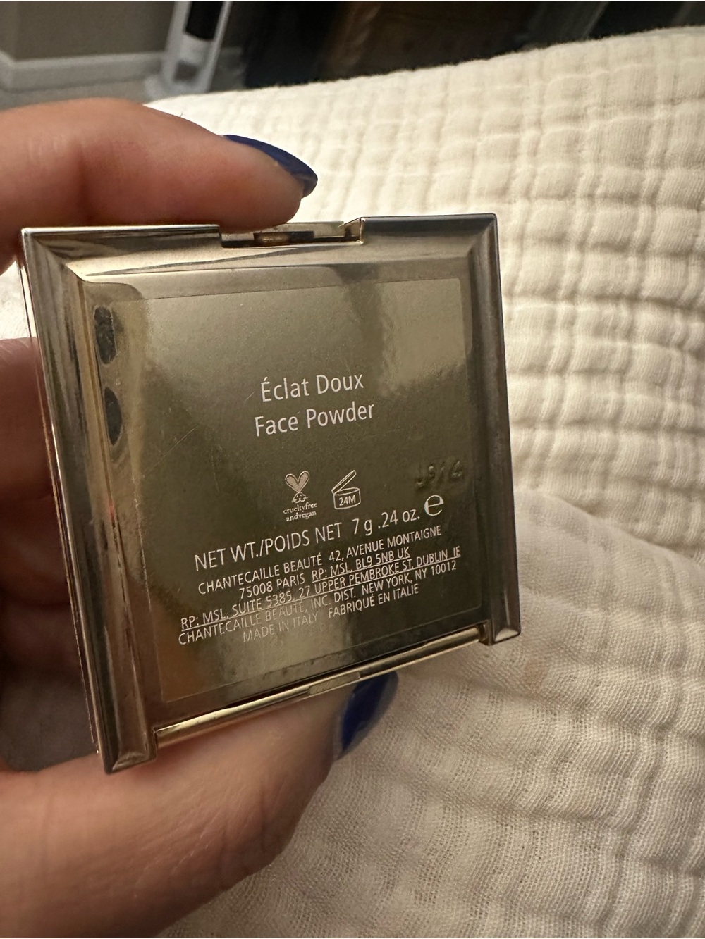 Chantecaille Gold Leaf Compact - Picture 3 of 8